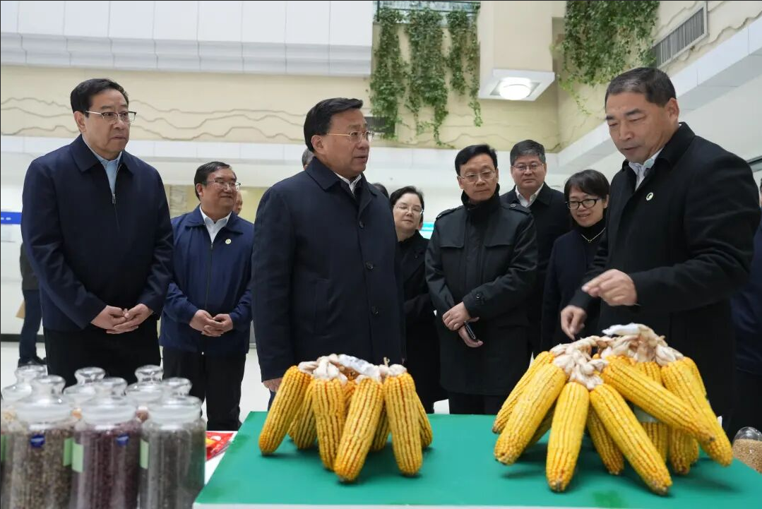 【农业产业与科技】韩俊在陕西调研时强调推动科技创新和产业创新深度融合因地制宜发展壮大乡村富民产业
